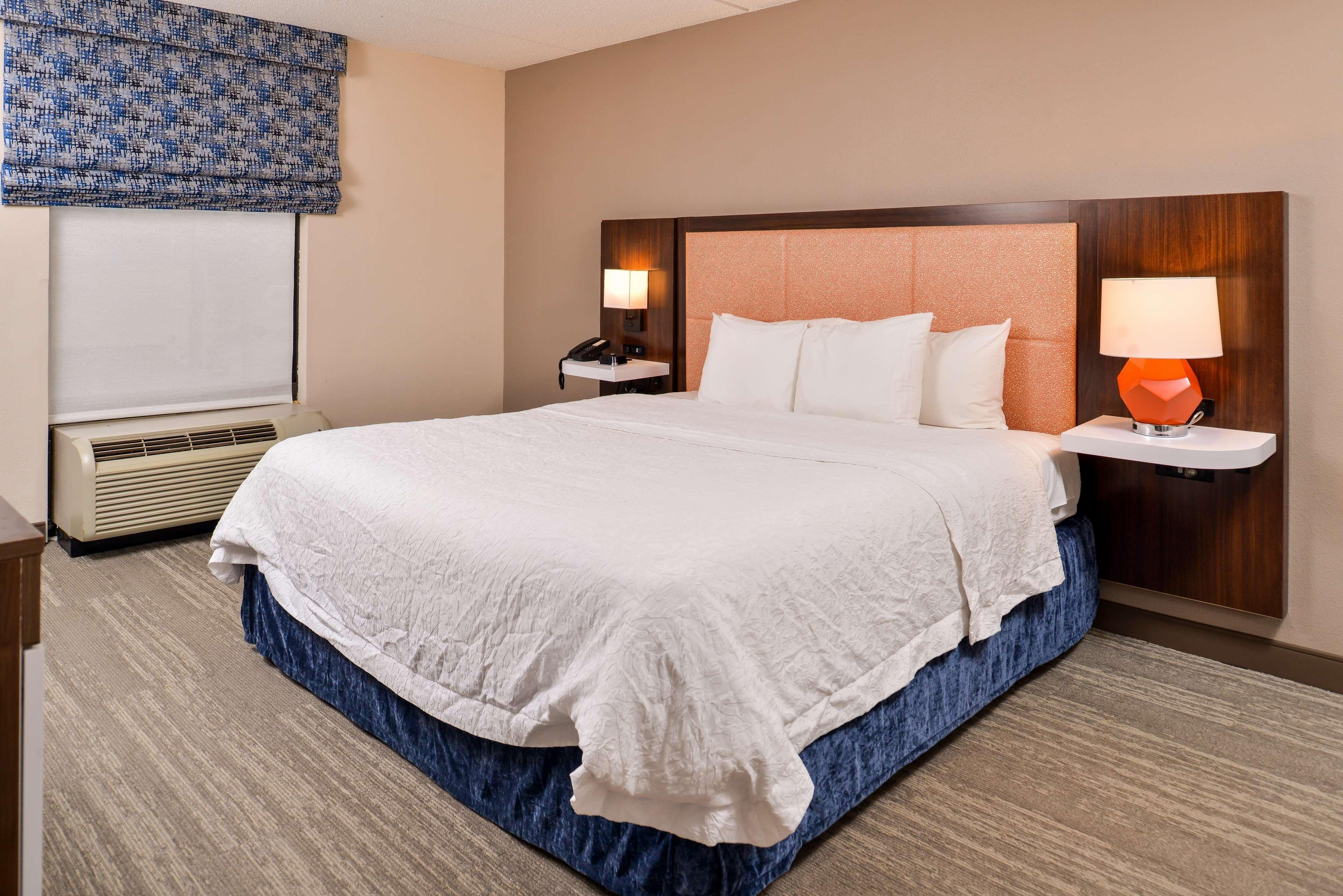 Hampton Inn Emporia Exterior photo