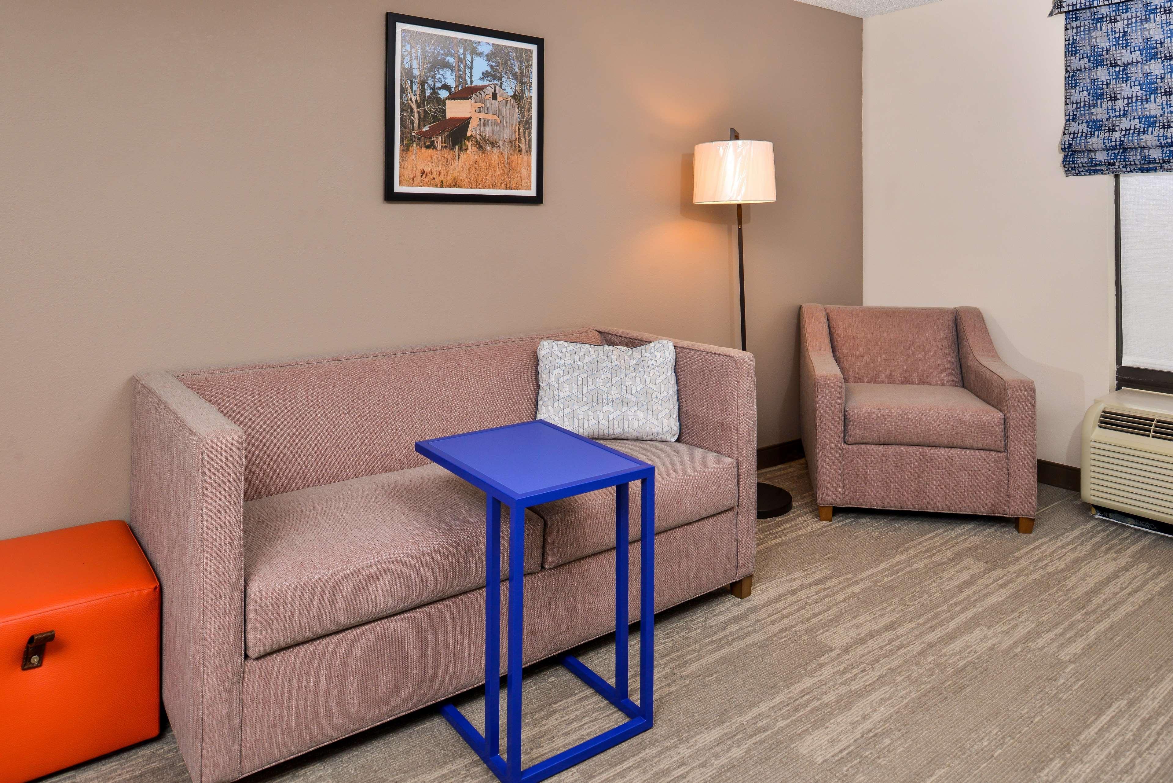 Hampton Inn Emporia Exterior photo