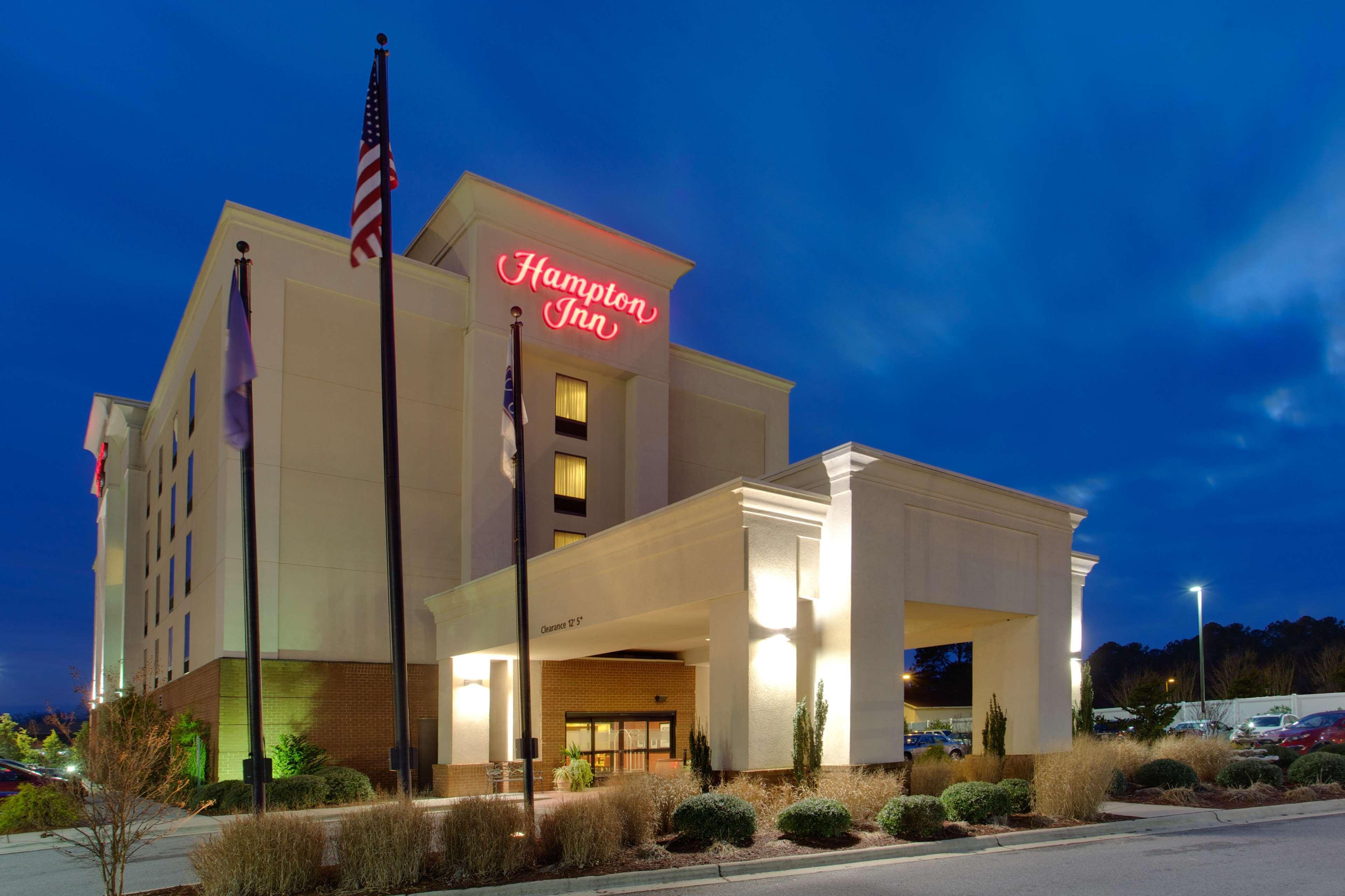 Hampton Inn Emporia Exterior photo