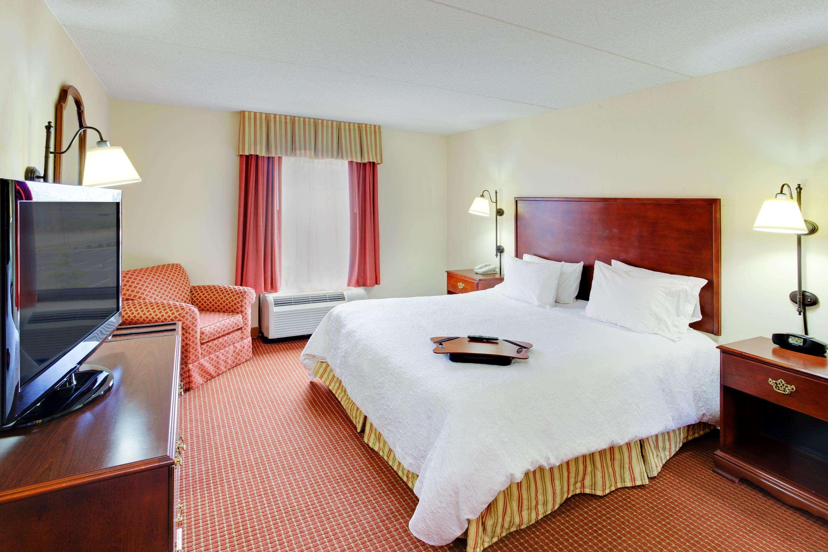 Hampton Inn Emporia Exterior photo