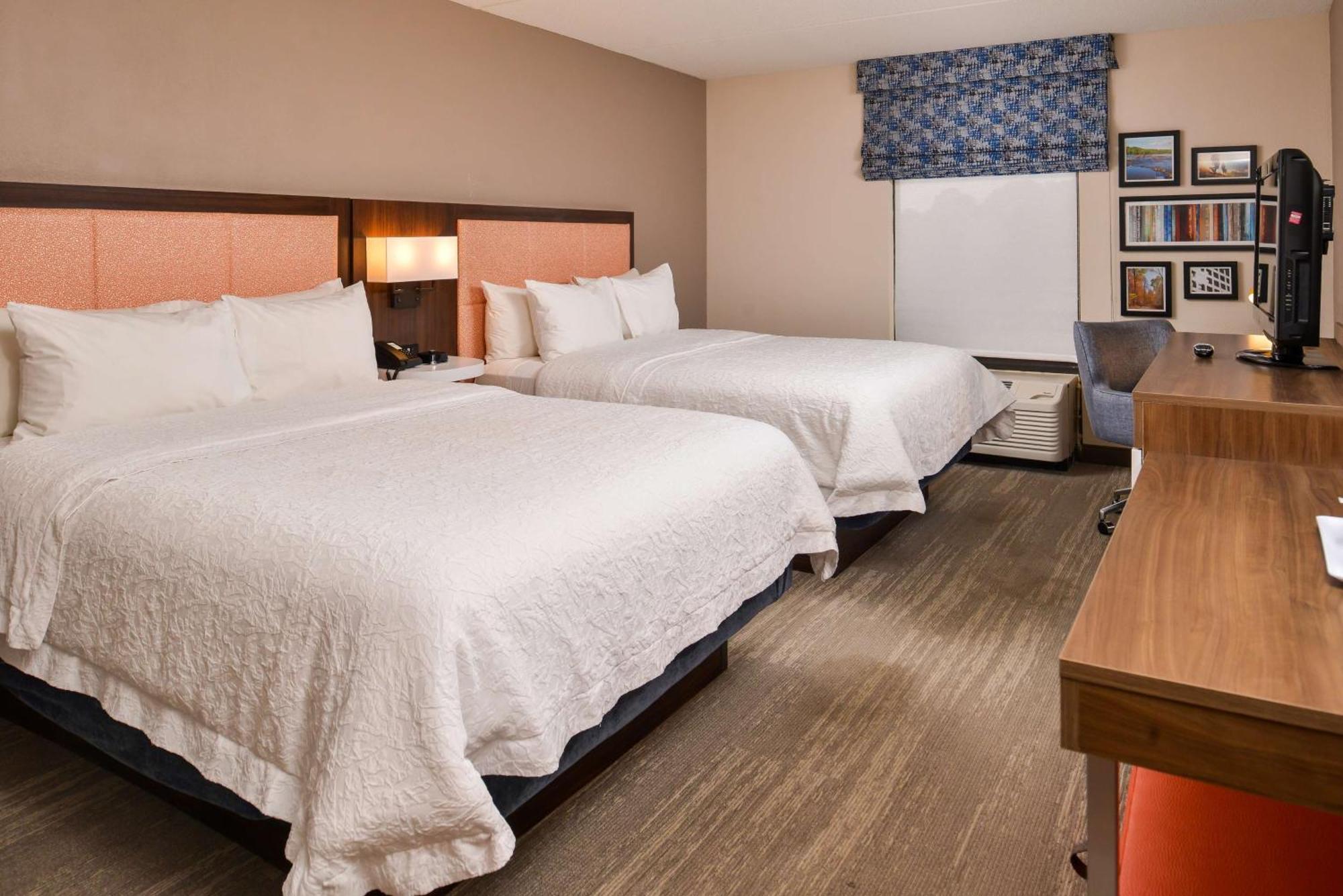Hampton Inn Emporia Exterior photo